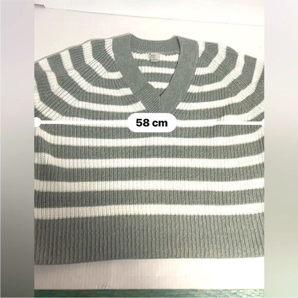 A new day sweater size Medium grey stripes contemporary - Picture 7 of 7